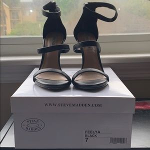 ⚡️ Steve Madden Feelya Strappy Sandals